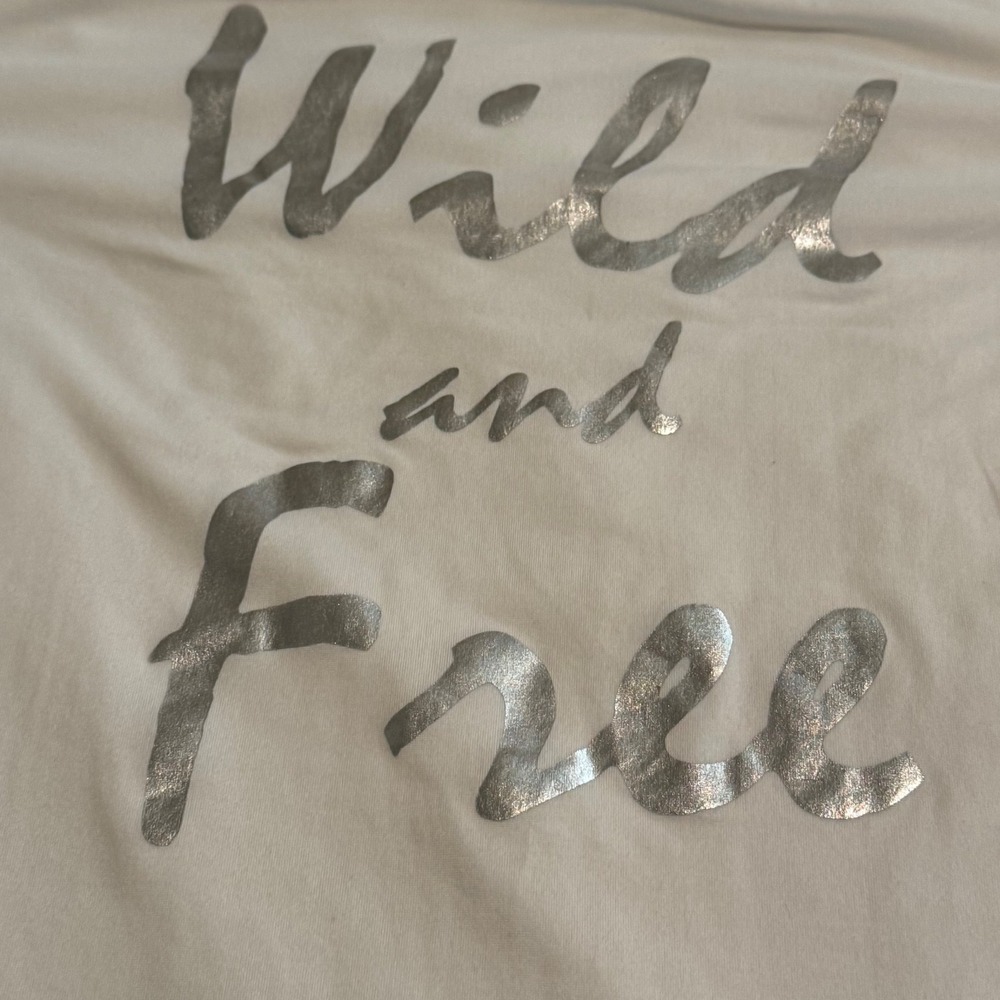 Just Be Womens Wild and‎ Free Graphic Tee Cream Silver Metallic Long Sleeve L - Picture 5 of 7